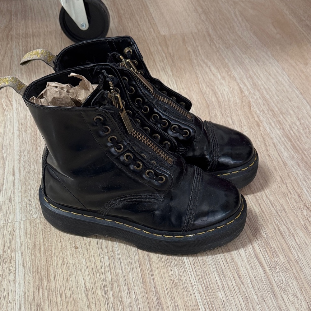 Dr. Martens Black Leather Platform Zip-Up Combat Boots good condition size 8.5